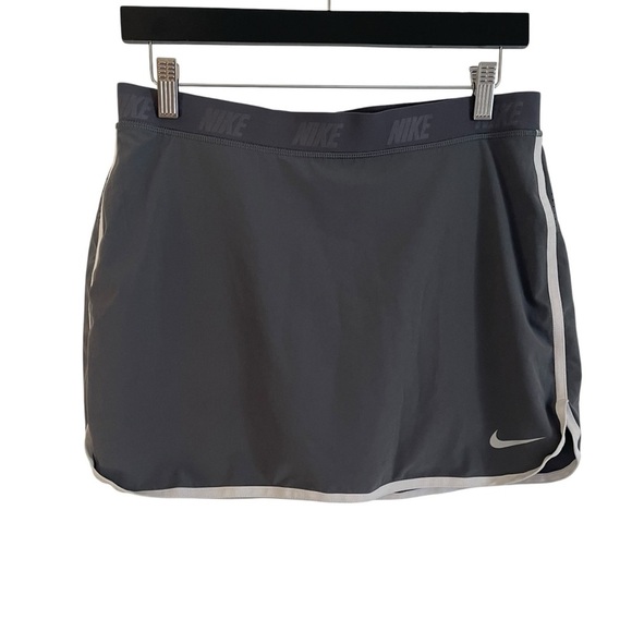 Nike Dri-Fit Gray Golf Skort size medium EUC back pocket air venting - Picture 4 of 14
